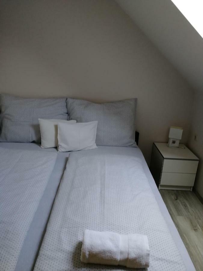 Óvár Apartman Mosonmagyarovar Exterior foto