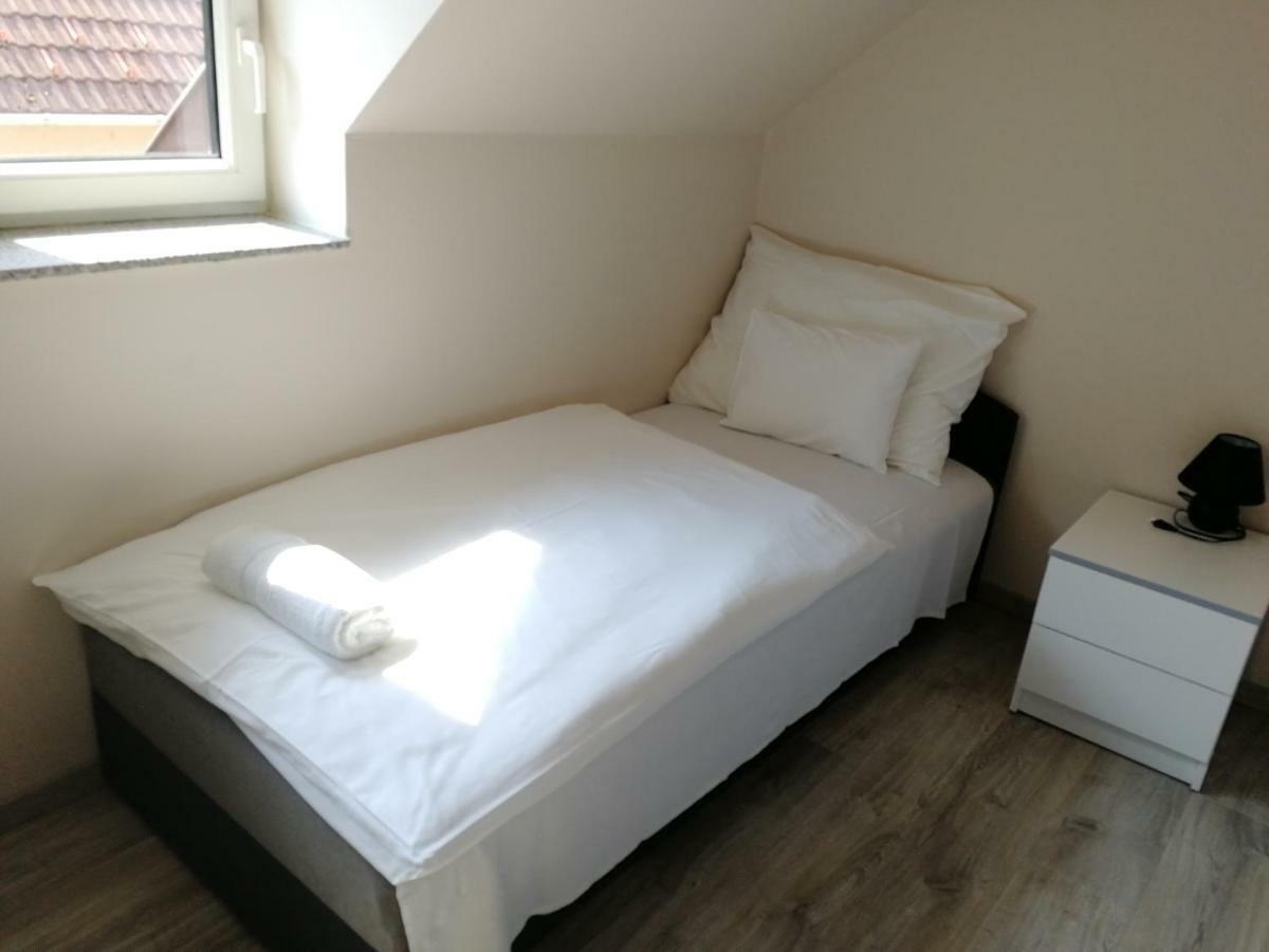 Óvár Apartman Mosonmagyarovar Exterior foto