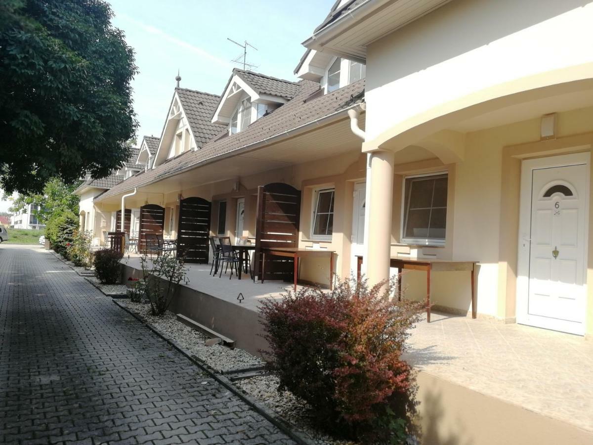 Óvár Apartman Mosonmagyarovar Exterior foto